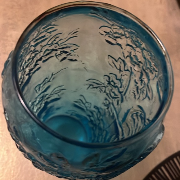 Vintage: Indiana Glass Tiara Exclusives Parrot and Floral 9 Inch Vase Aqua Blue - Picture 7 of 10